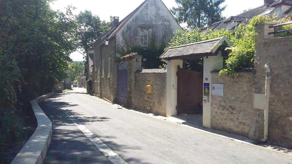 ช็องบร์ โอต วีลา เดอ เวียน-อ็อง-อาร์ที Bed & Breakfast Vienne-en-Arthies ภายนอก รูปภาพ